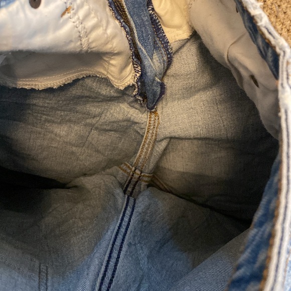 Abercrombie and Fitch The Skinny High Rise Jeans - Picture 13 of 13